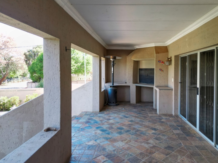 4 Bedroom Property for Sale in Schoemansville North West